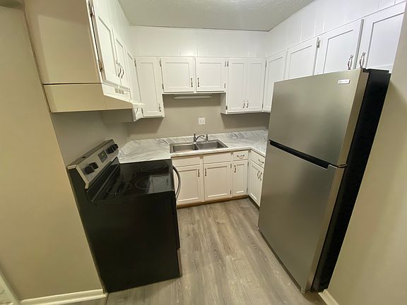 3rd image of 816 12th Ave #3