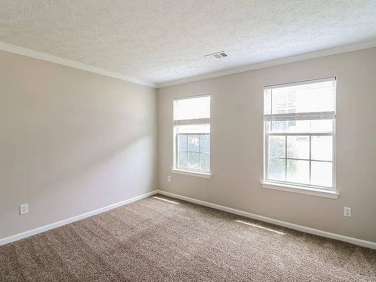 604 Mohawk Cir — Photo 6