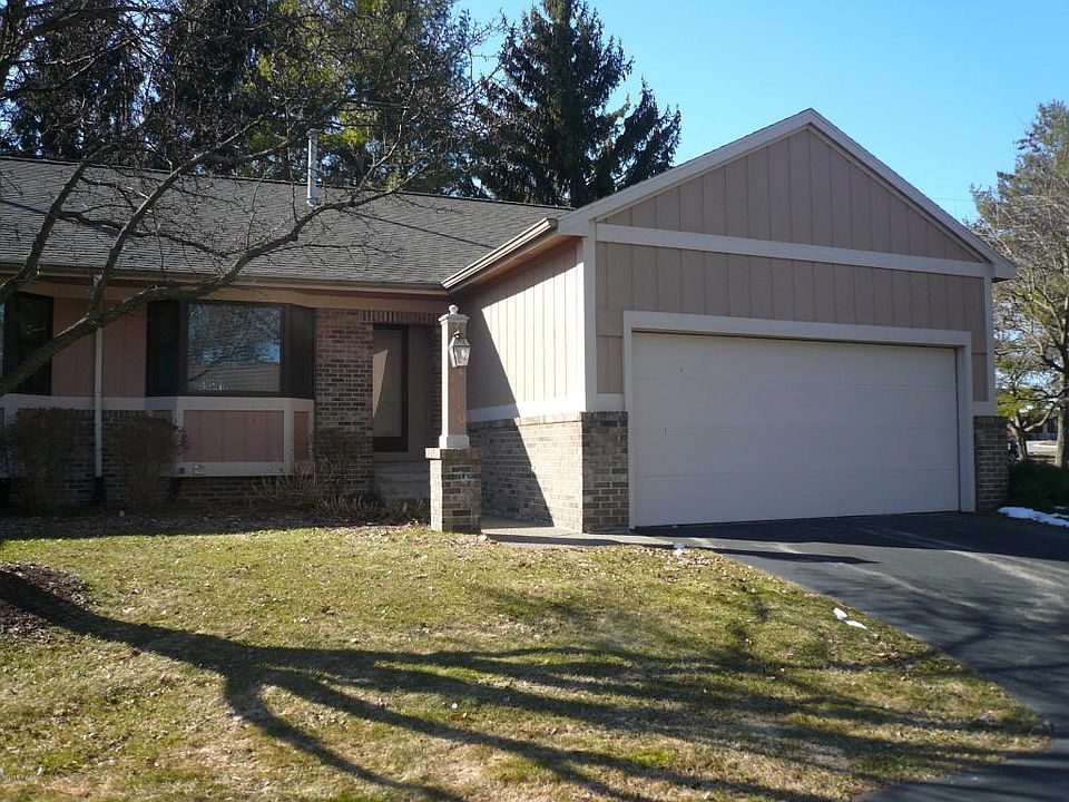 1st image of 2040 Nathan Dr SE #8