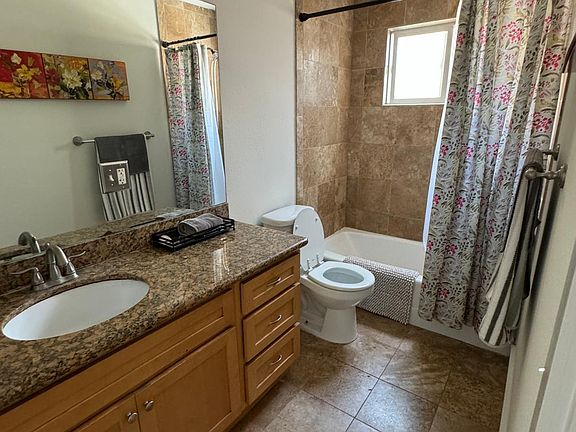 Nice bathroom!