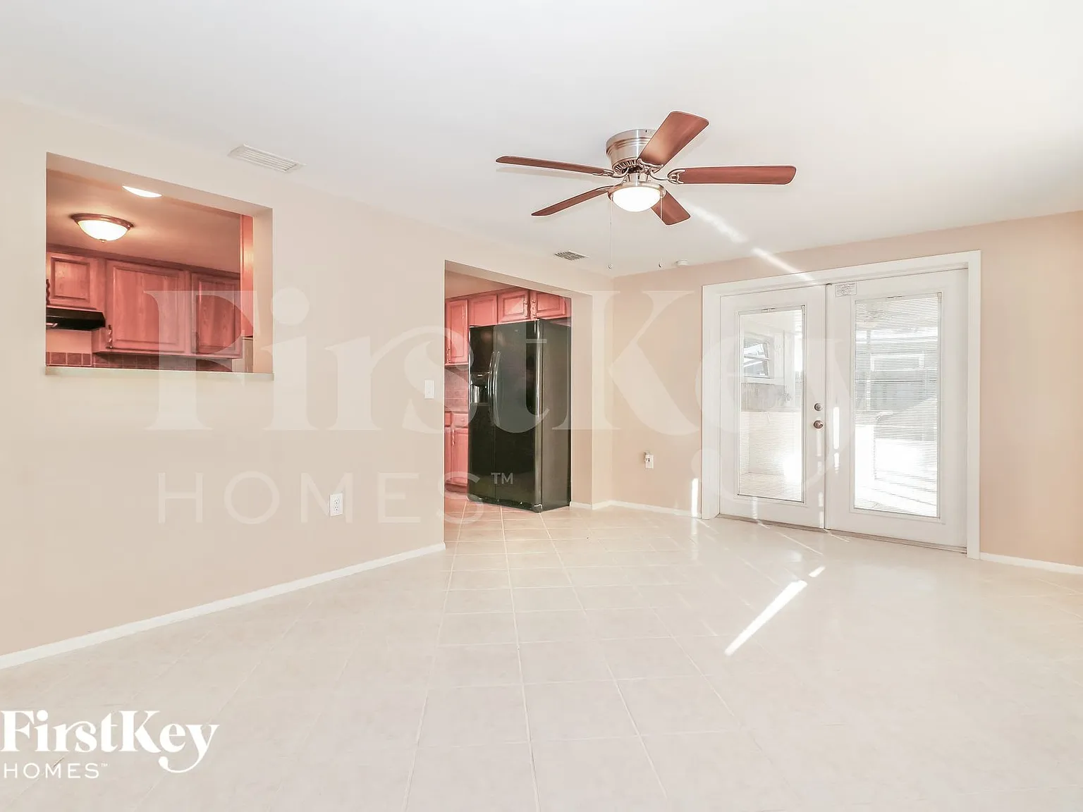 3 bed, 2.0 bath, 1338 sqft, $2,005 — Photo 3