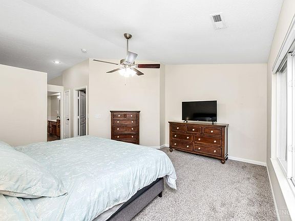 5th image of 5850 Stonebridge Cir #303