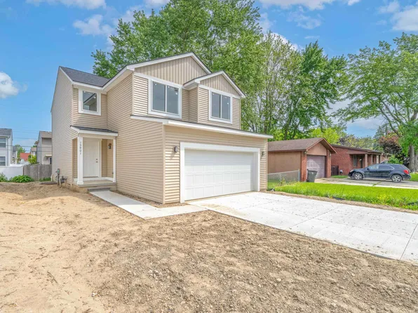 15901 Camperdown Ave, Clinton Township, MI 48035