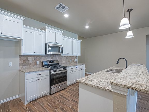 5th image of 4528 Sandhill Dr