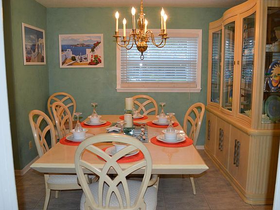 2nd image of 1855 Arden Way