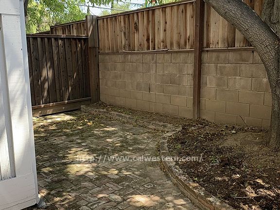 2nd image of 268 W Sunnyoaks Ave