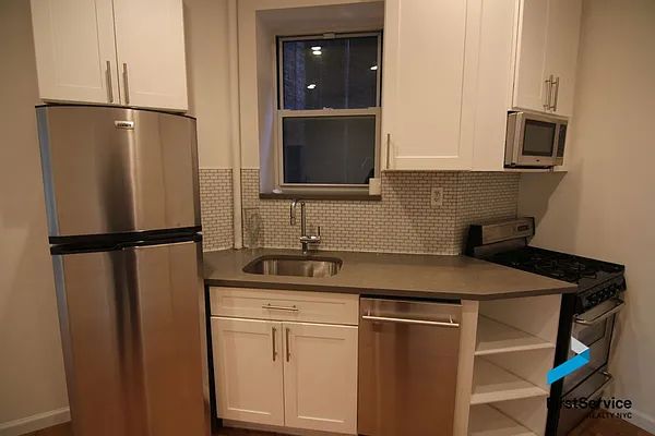 Rented by FirstService Realty (legacy) | media 12