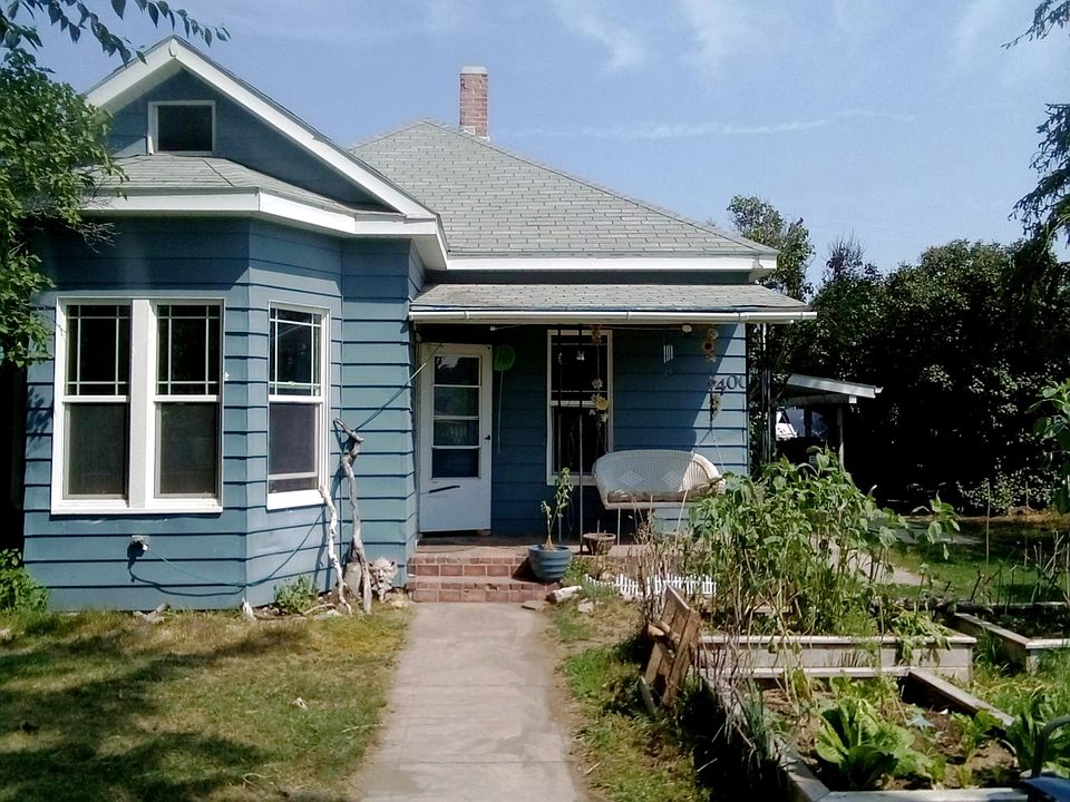 1st image of 400 Main St