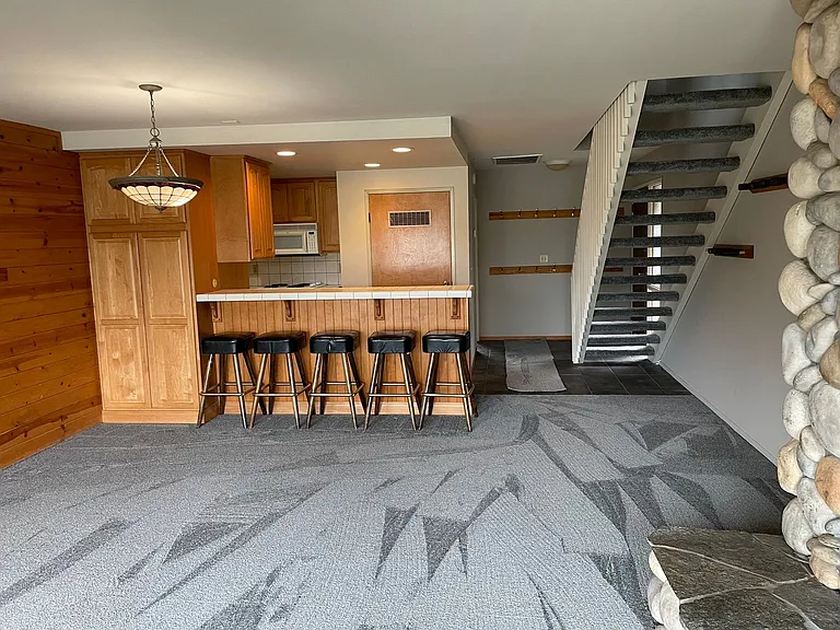 552 Christie Dr #306 — Photo 4