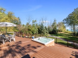 735 Lake Dr, Port Washington, WI 53074