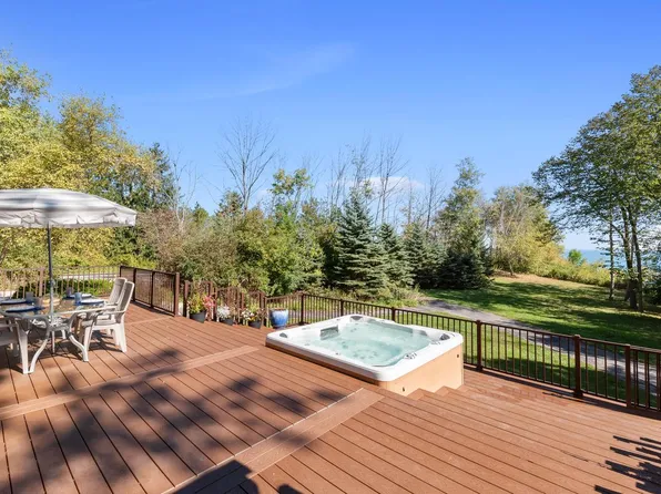 735 Lake DRIVE, Port Washington, WI 53074