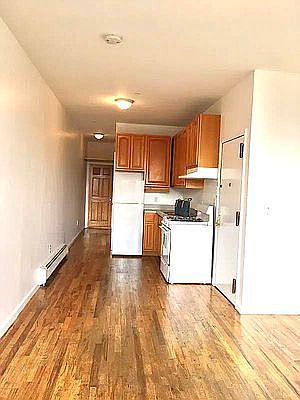 3rd image of 177 Richards St #5