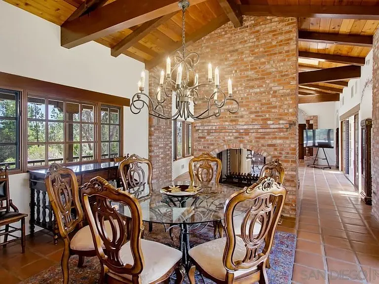5443 Calzada Del Bosque — Photo 27