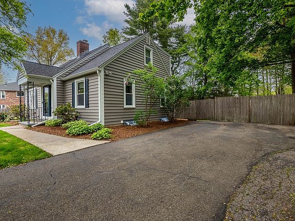 5th image of 375 Union St