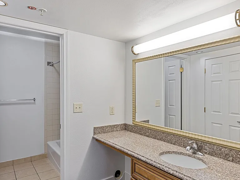 Kilgore Apartments (ANR Kalamazoo LDHA, LLC) — Photo 37