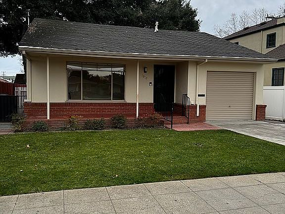 2nd image of 1010 Monterey St
