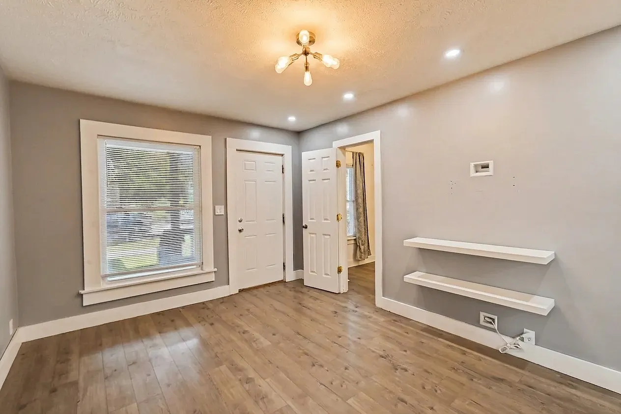 2 bed, 1920 sqft, $1,400 — Photo 2