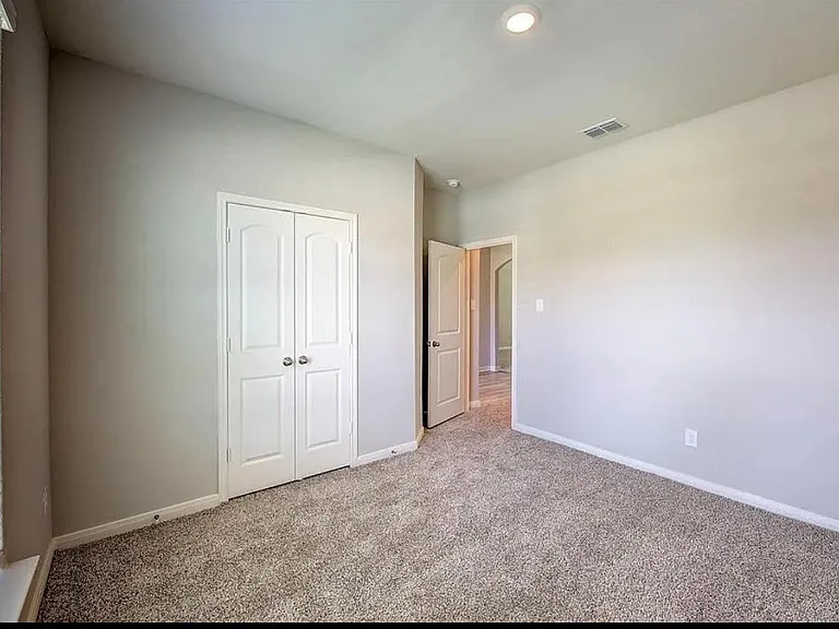 2020 Erlinda Dr — Photo 9