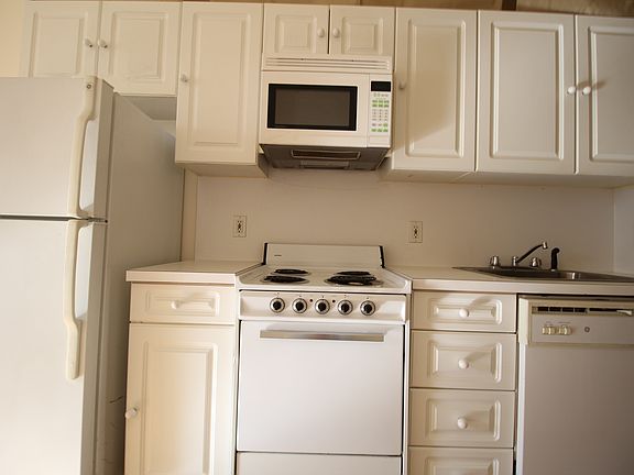3rd image of 1376 1st Ave APT 12