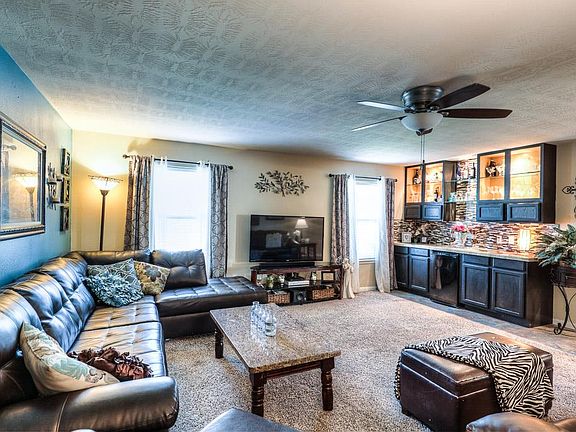 5th image of 25250 Big Horn Ln