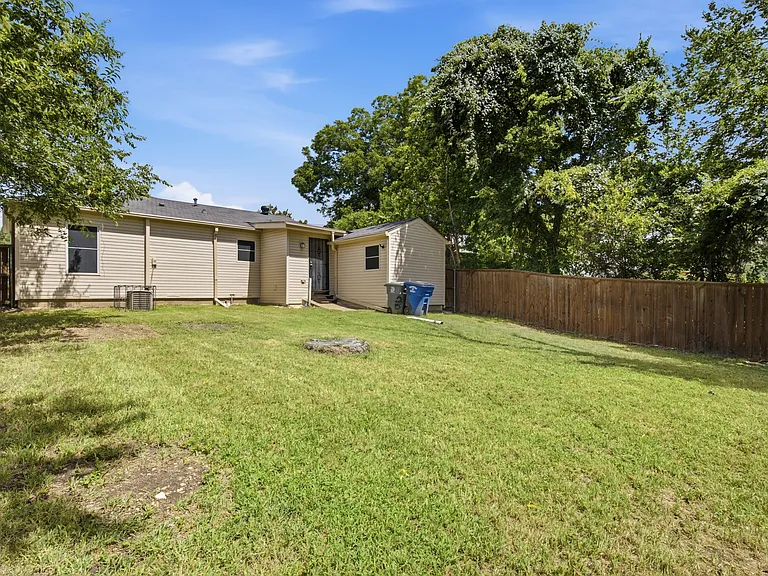 2538 Stovall Dr — Photo 25
