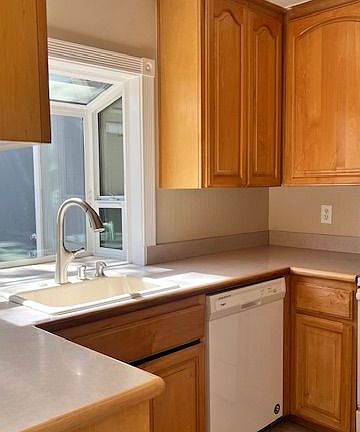 2nd image of 2828 Royal Ann Ln