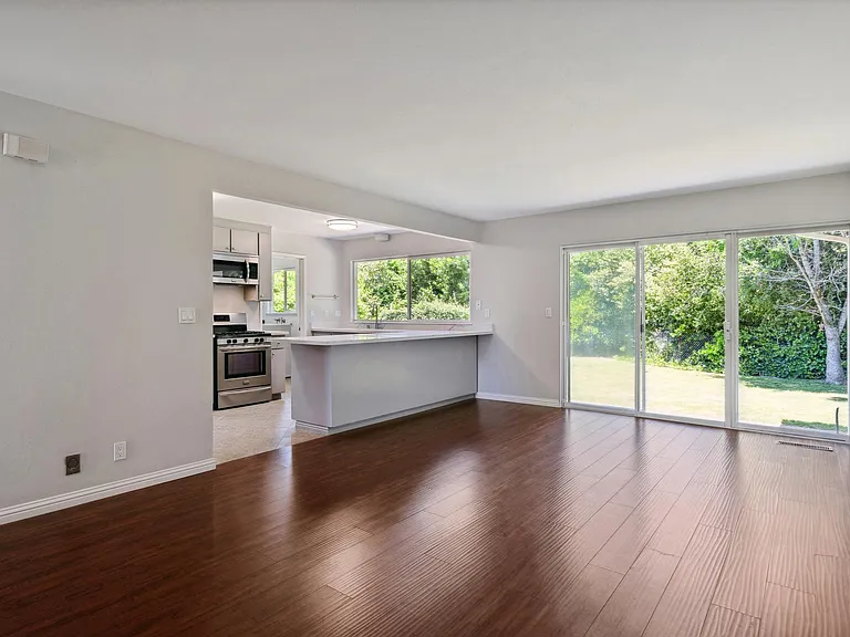 866 Woodland Ct — Photo 19