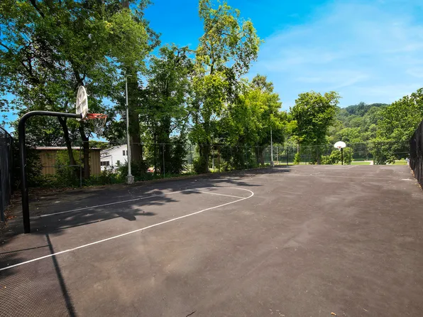 Willow Run Apartments, 517 Douglas Ln #A99732a49, Clinton, TN 37716