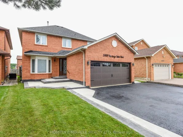 5449 Heritage Hills Blvd, Mississauga, ON L5R 2H4