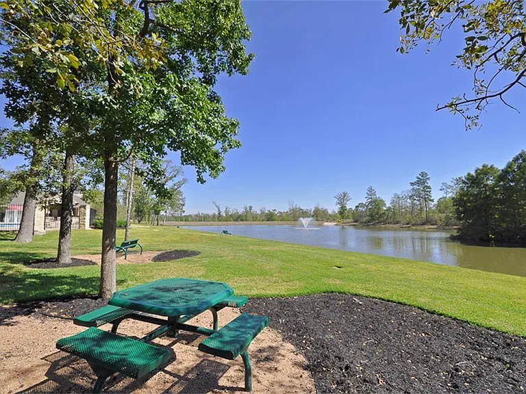 135 Deerfield Meadow Dr — Photo 50