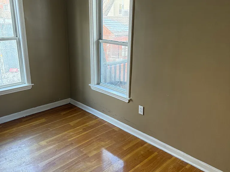 44 Capen St #1 — Photo 8