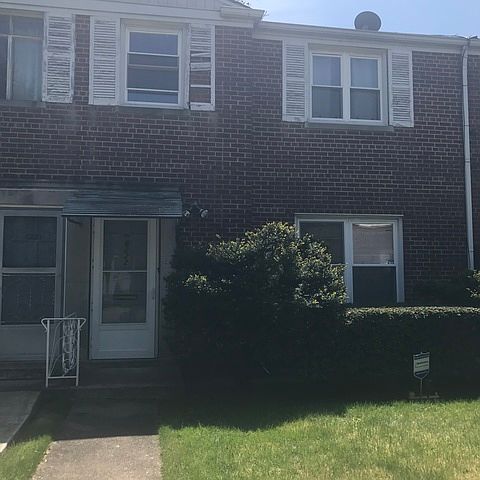 2nd image of 6222 N Hermitage Ave