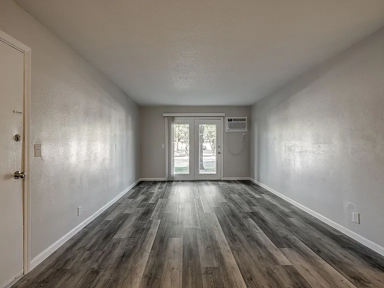 The Vue at Oak Creek — Photo 22