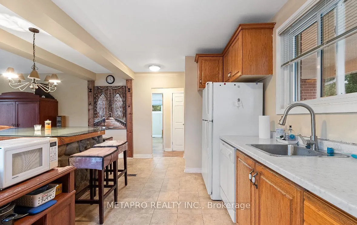 4 bed, $3,500 — Photo 4