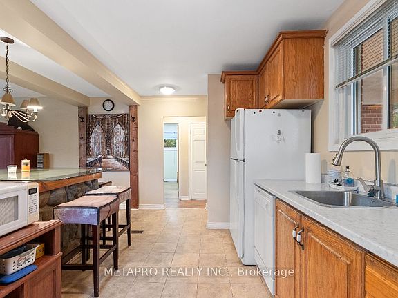 4th image of 1294 Pinegrove Rd