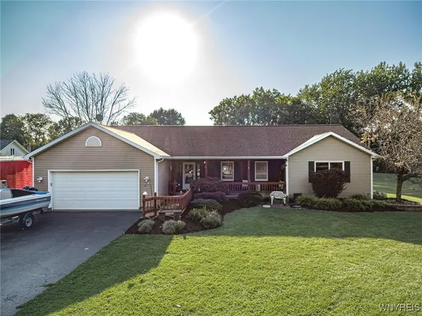 2260 Fuller Rd, Burt, NY 14028