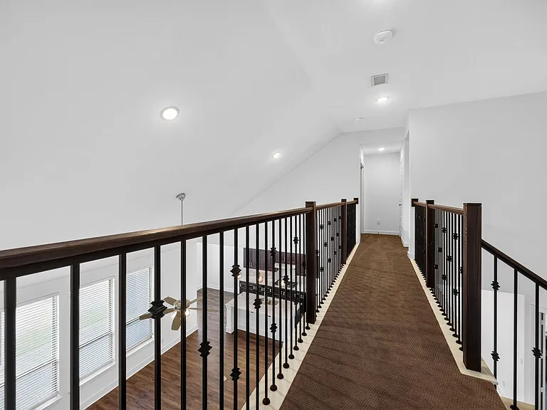 1104 Saratoga Rd — Photo 30