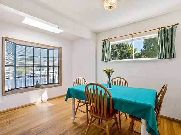 5th image of 6882 Norton Ave