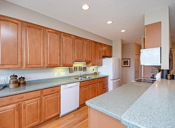 3rd image of 100 Clydesdale Trl APT 318