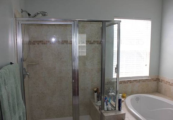 Stand Up Shower w/ MasterTub