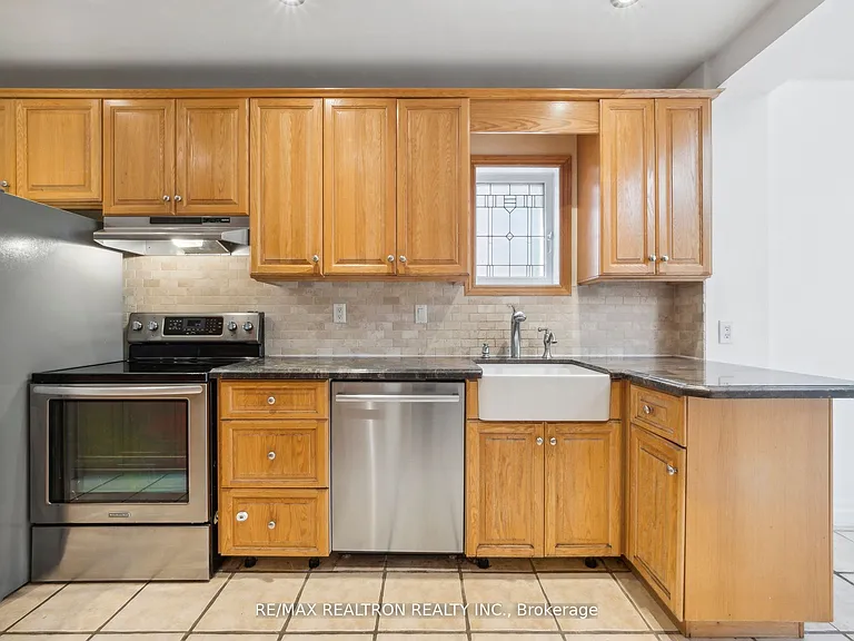186 Wanless Ave — Photo 20