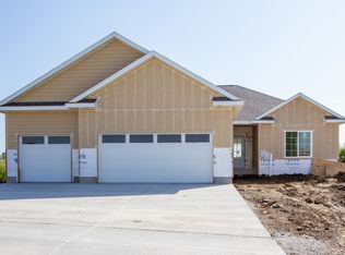 405 S Haley Ln, Prairie City, IA 50228
