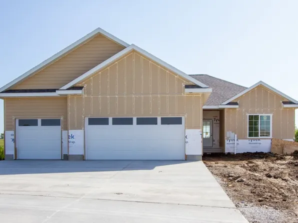 405 S Haley Ln, Prairie City, IA 50228