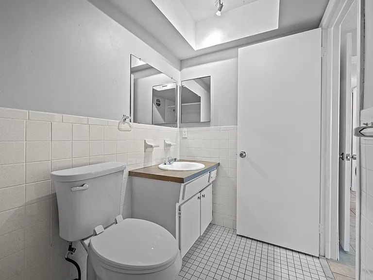 Lake Tarpon Apartments — Photo 54