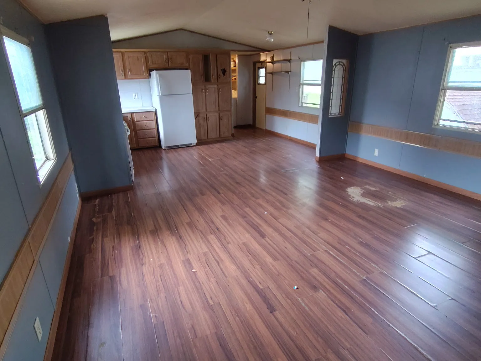 3 bed, 1000 sqft, $700 — Photo 1