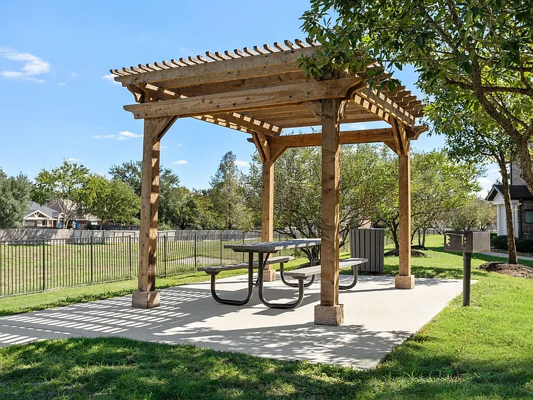 Avenues at Cypress - Picnic Area