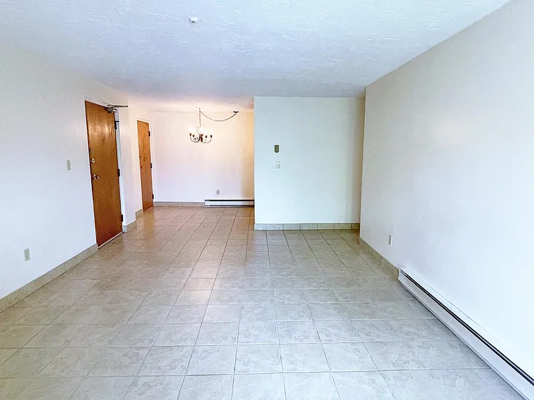 124 Main St #11 — Photo 1