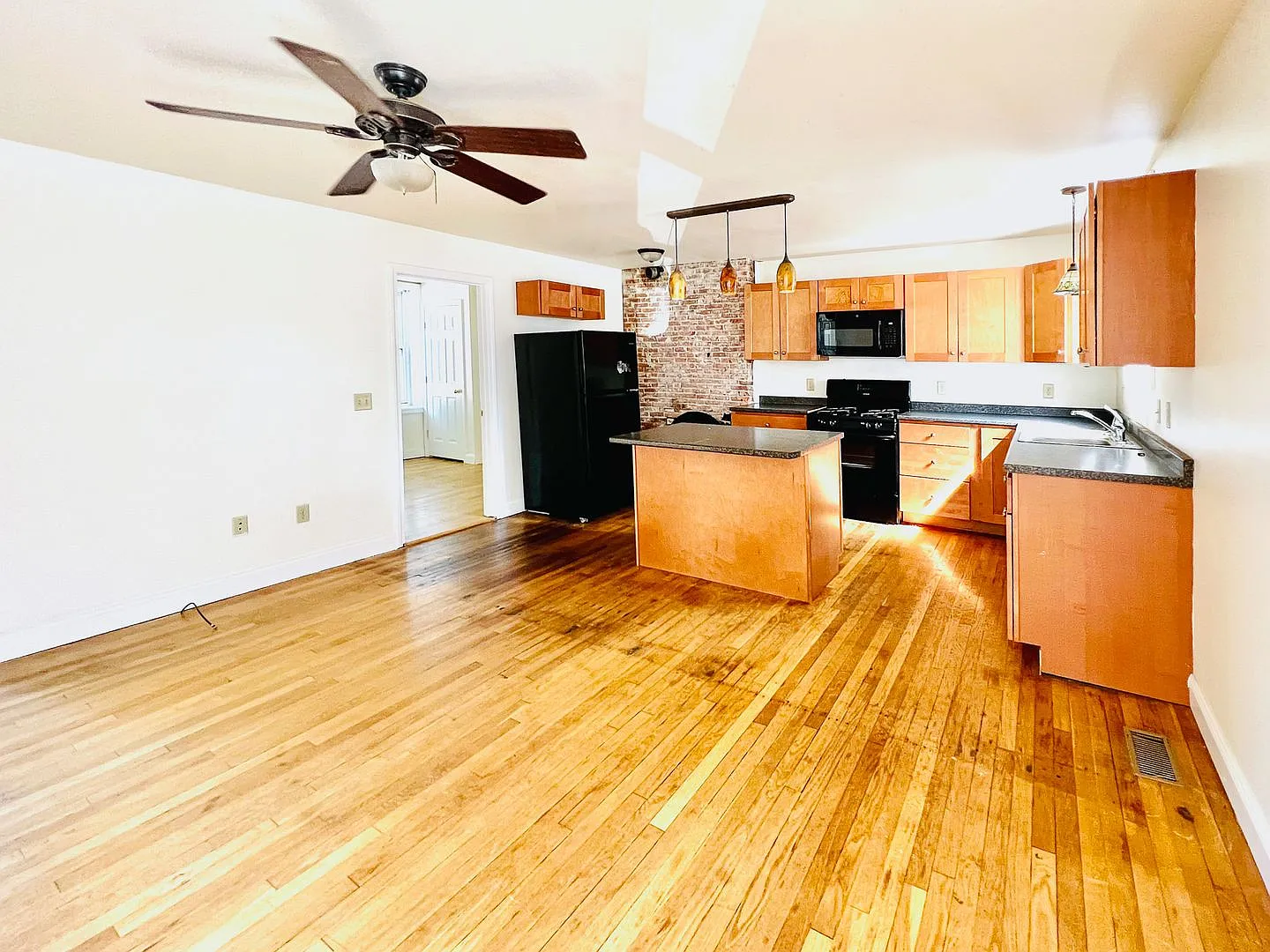 46 King Street — Photo 3