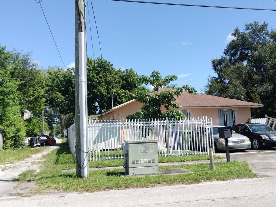 2nd image of 1479 NW 69th Ter