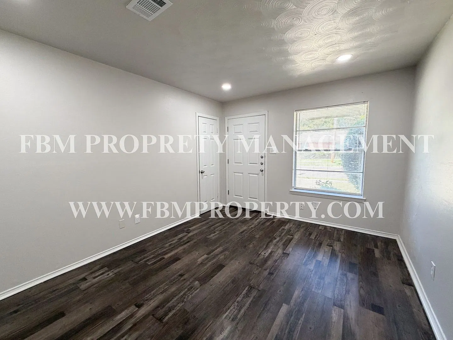 2 bed, 1.0 bath, 700 sqft, $1,095 — Photo 3